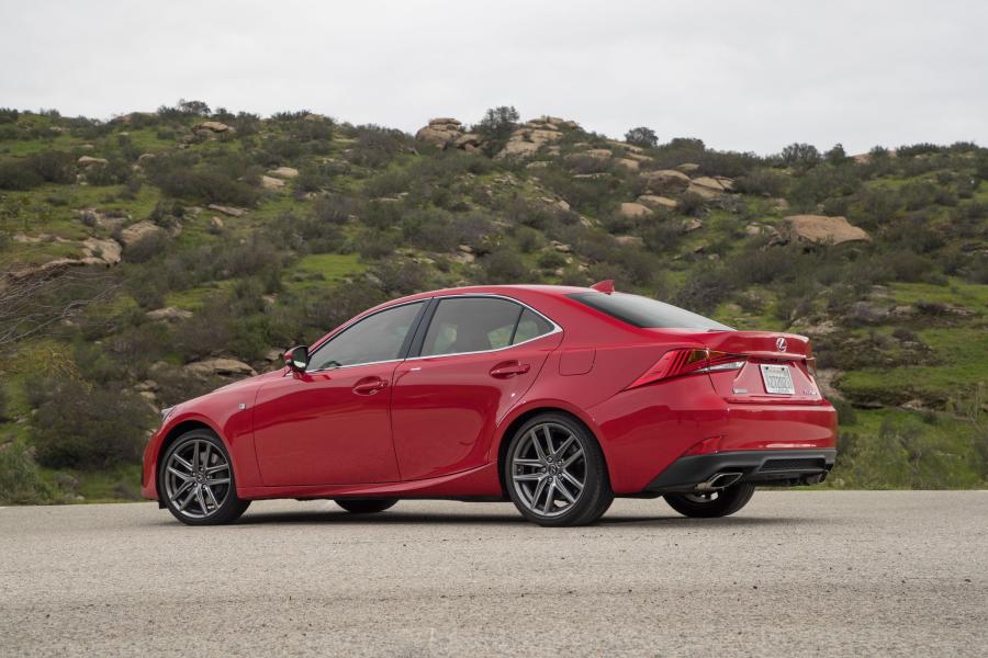  Lexus IS200t F-Sport 2016 года  (NA) (фото 17 из 27)